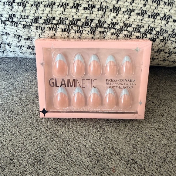 Glamnetic Other - GLAMnetic Blueberry Icing Press-On Nails - Short Almond